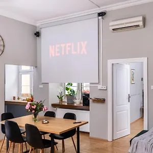 https://rynek-szewska.krakowhotelspoland.com