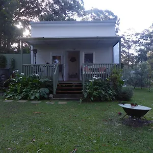 https://buddha-cottage-springbrook.queenslandhotels.net